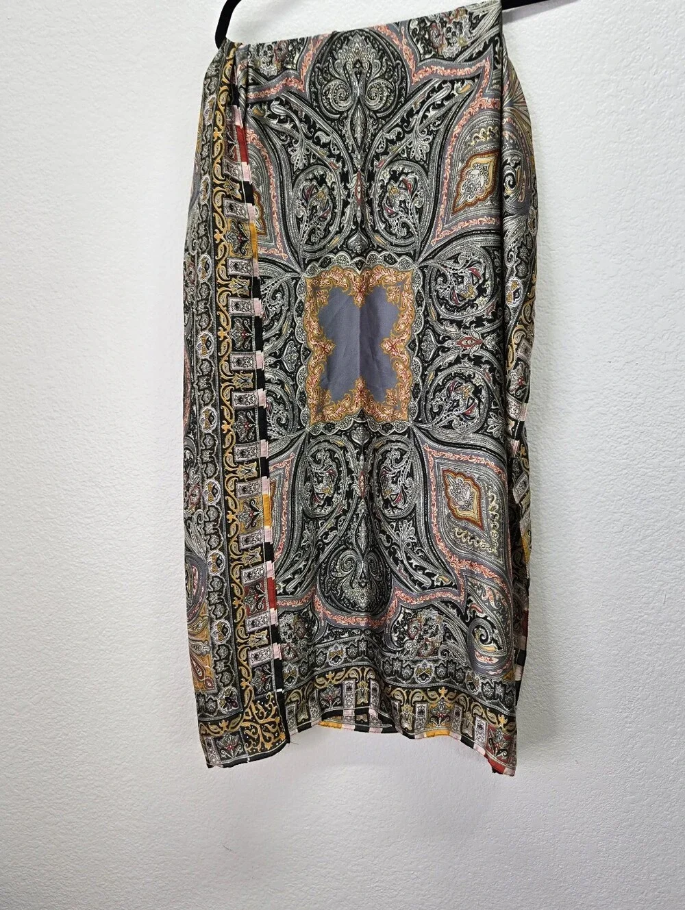 VTG Rectangle Scarf Silk Feeling Paisley Medallion Boho Shawl Wrap Cream Satin
